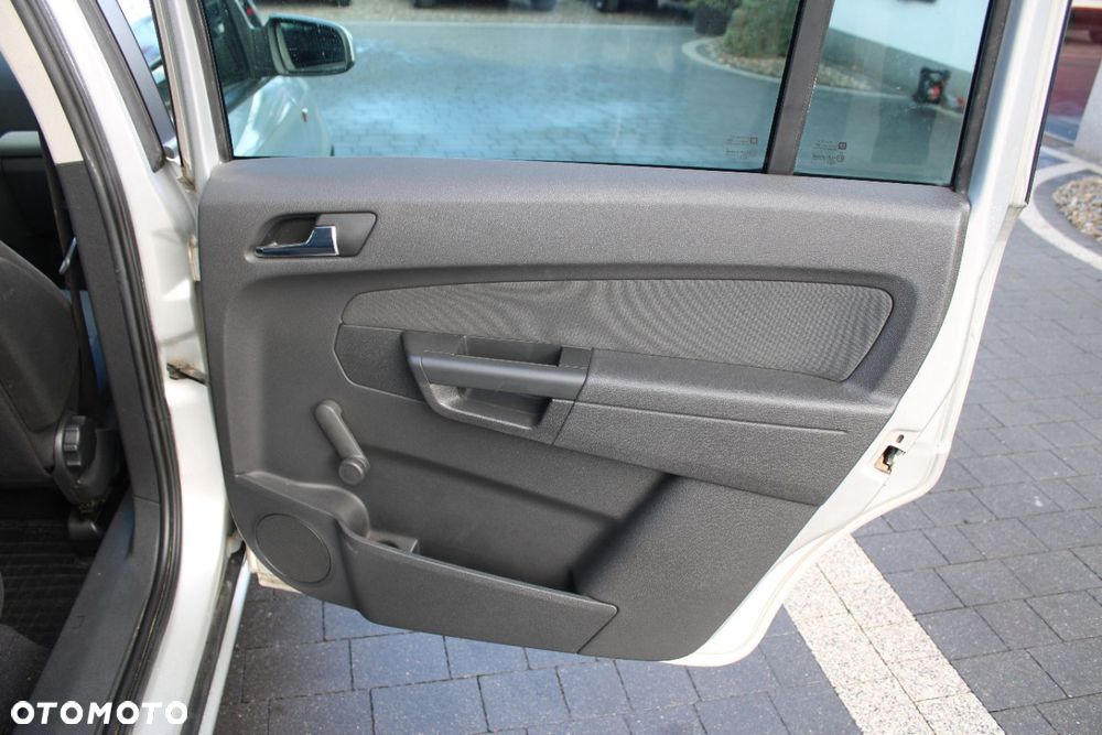 Opel Zafira - 22