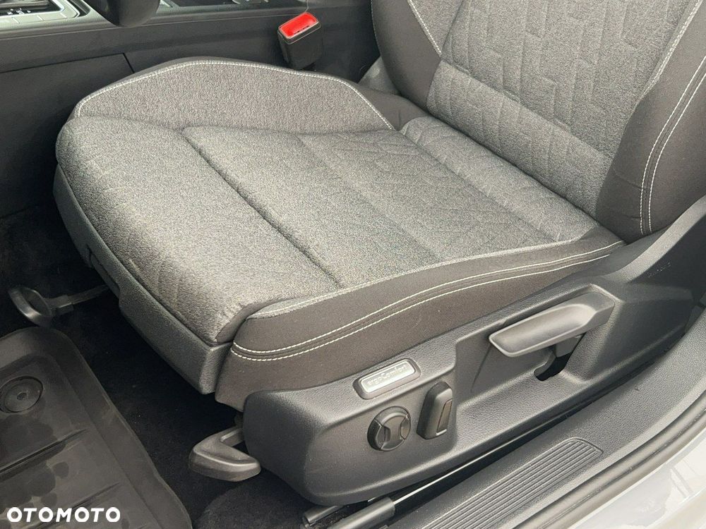 Volkswagen Passat - 18