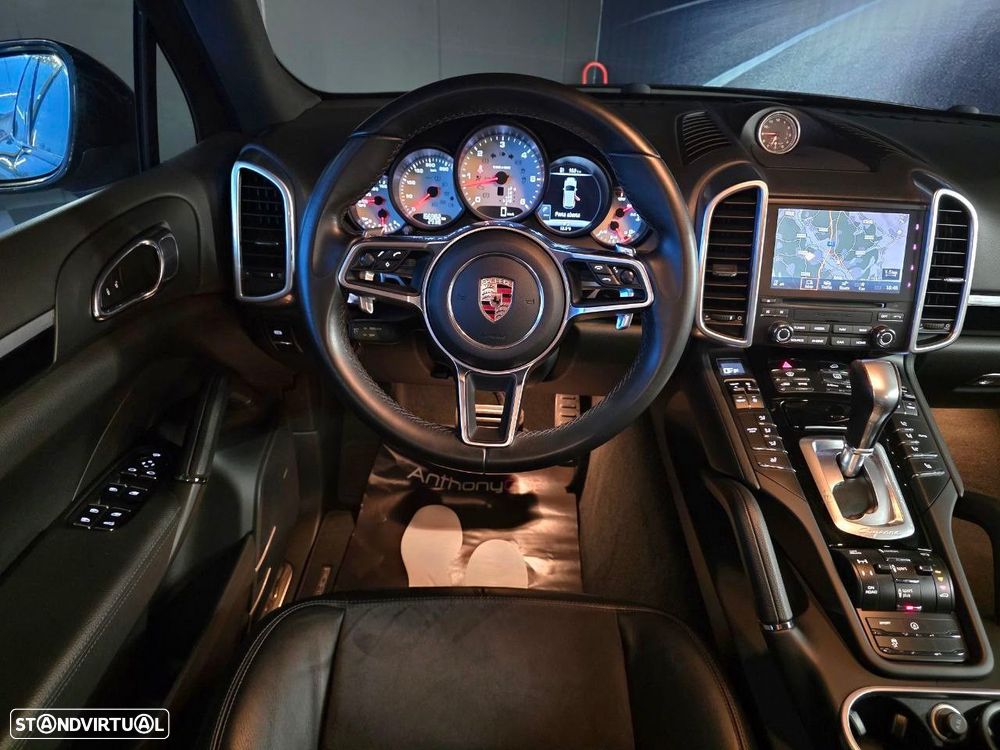 Porsche Cayenne Platinum Edition - 13