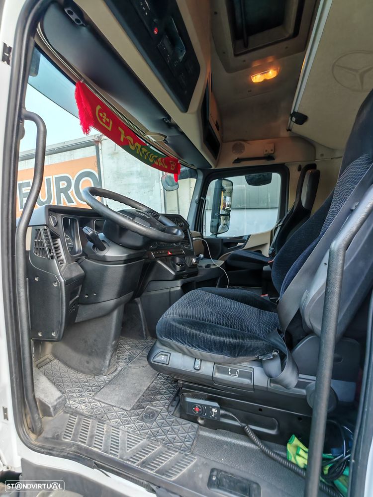 Mercedes Benz Actros - 8