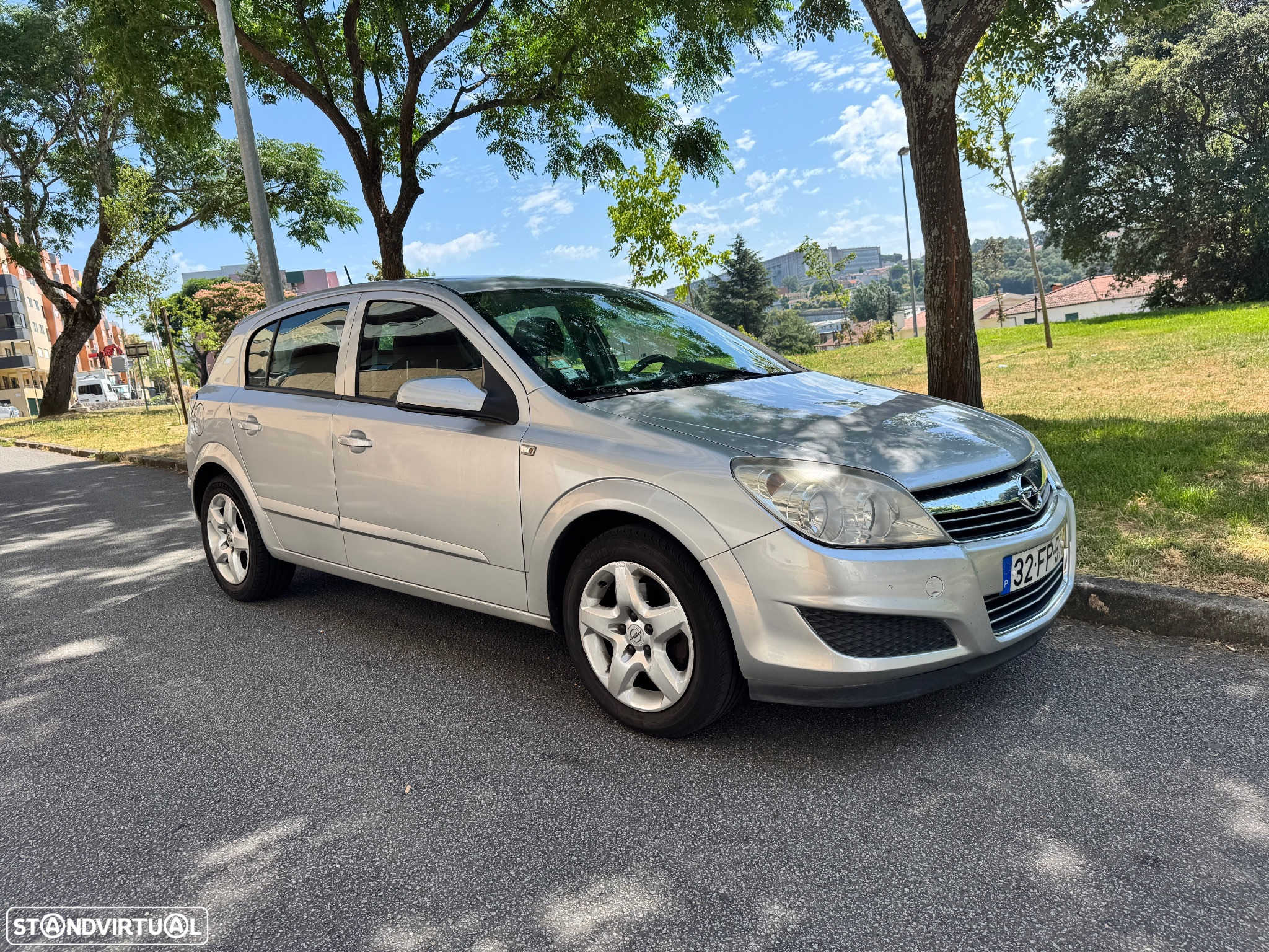 Opel Astra 1.3 CDTi Enjoy EcoFLEX - 4