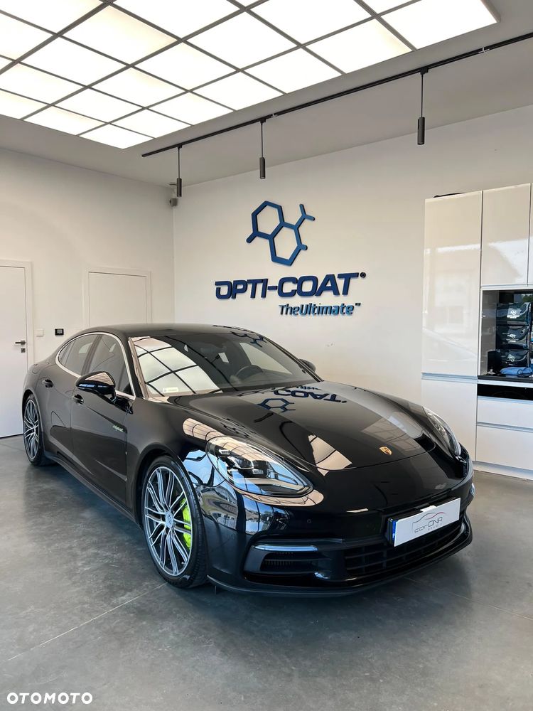 Porsche Panamera 4 E-Hybrid - 24