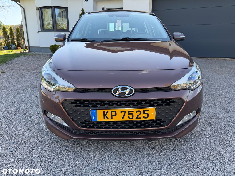 Hyundai i20 blue 1.2 Trend - 11