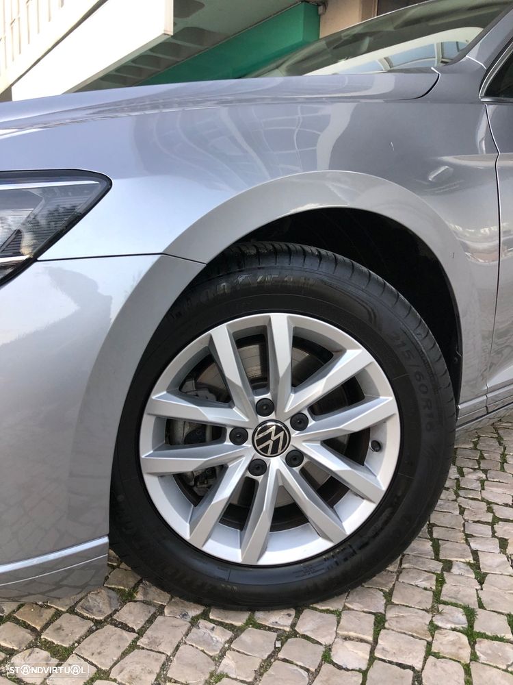 VW Passat Variant 2.0 TDi Business DSG - 5