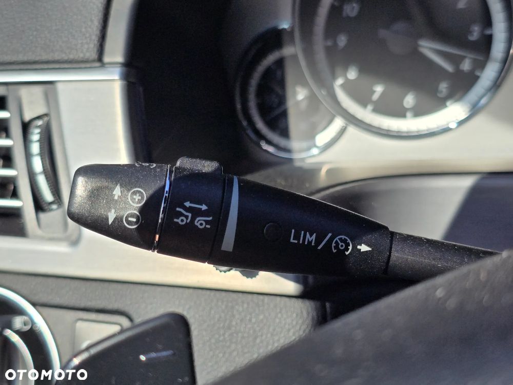 Mercedes-Benz Klasa E 350 CDI DPF 4Matic BlueEFFICIENCY 7G-TRONIC Avantgarde - 26