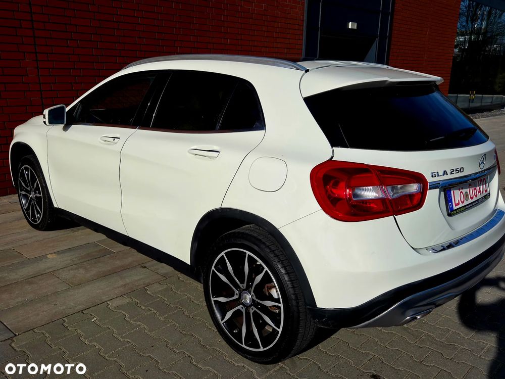 Mercedes-Benz GLA 250 4Matic 7G-DCT AMG Line - 5