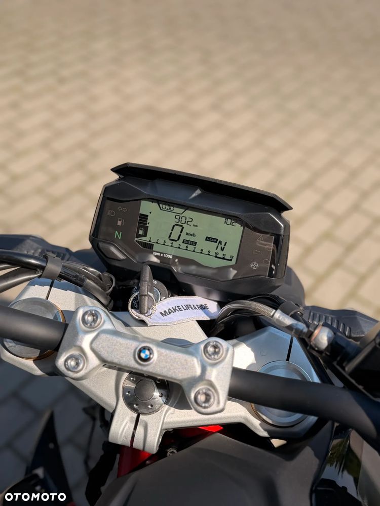 BMW G - 10