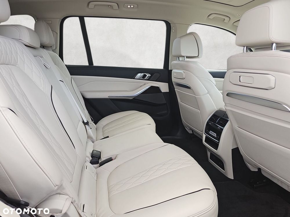 BMW X7 xDrive40d mHEV - 31