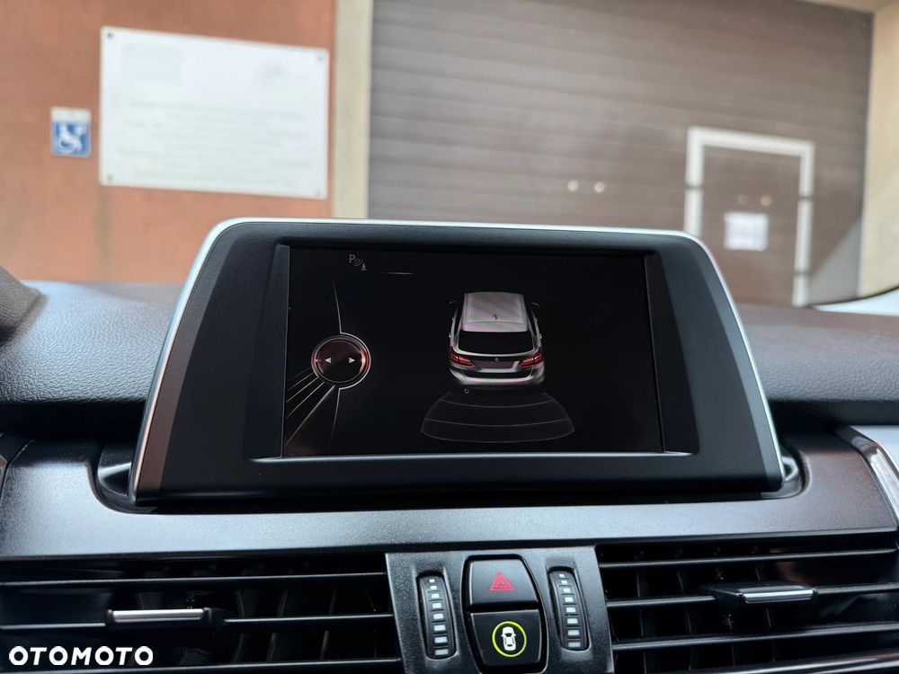 BMW Seria 2 216d - 26