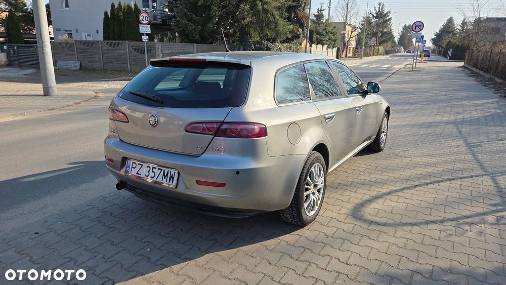Alfa Romeo 159 1.9 JTDM 16V DPF Q-Tronic Elegante - 3