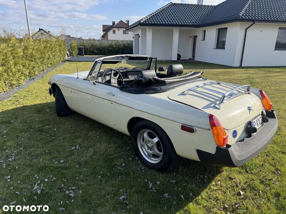 MG MGB - 15