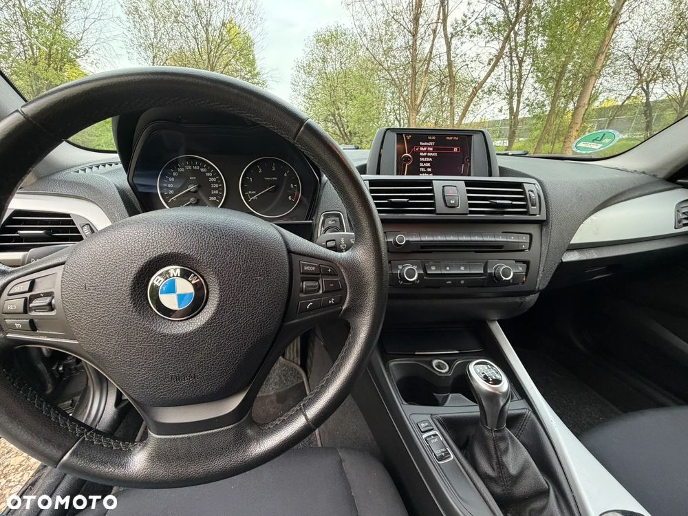 BMW Seria 1 116d DPF - 8