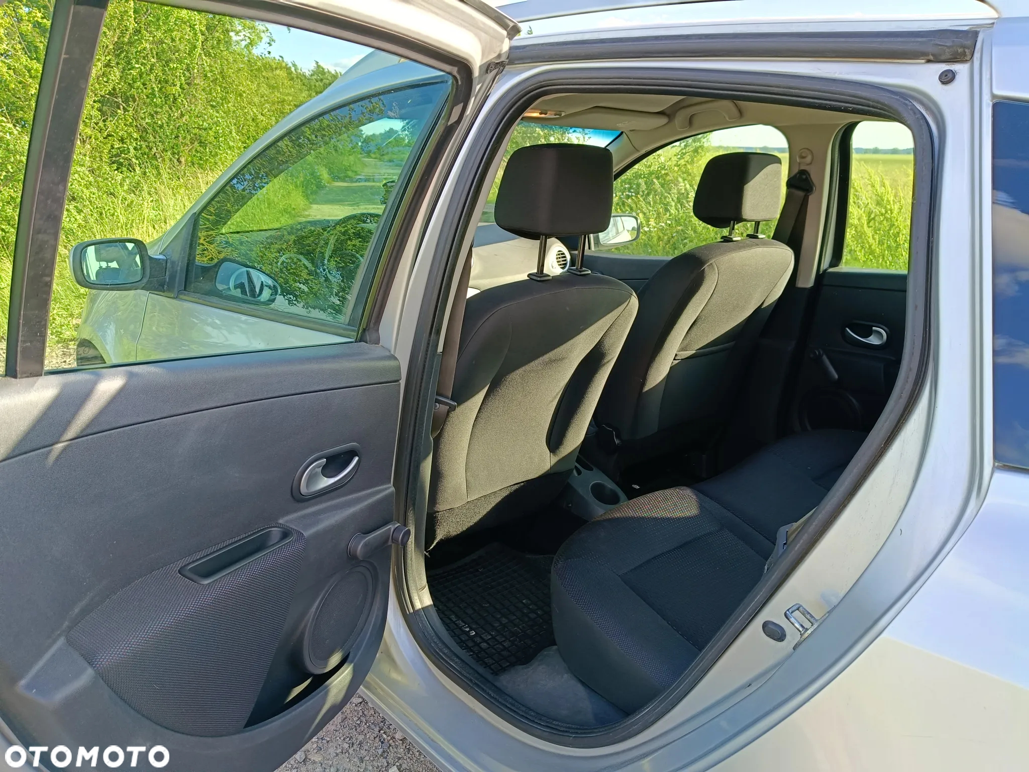 Renault Clio 1.2 16V Grandtour Authentique - 14