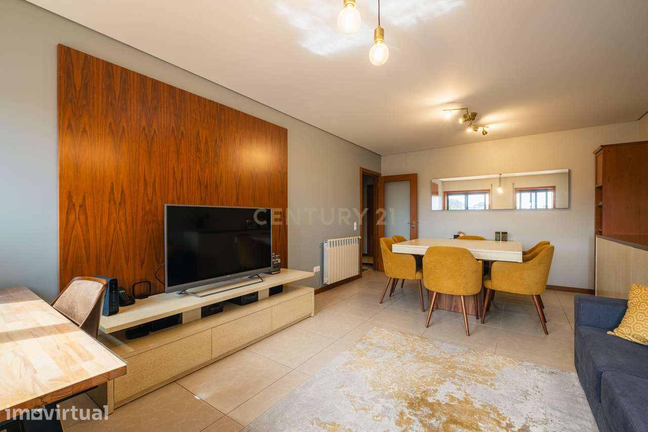 T2 de Excelentes Áreas | Suite, Garagem e Arrecadação | Alfena - Grande imagem: 3/36