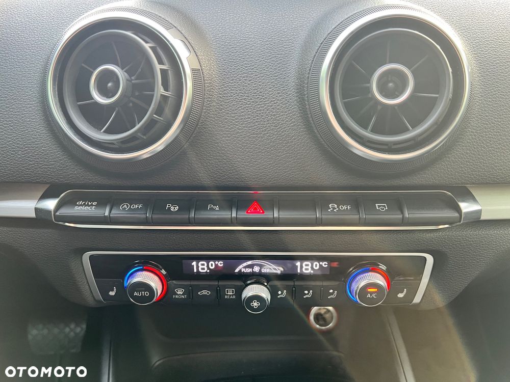 Audi A3 Sportback 2.0 TDI S tronic S line Sportpaket - 10