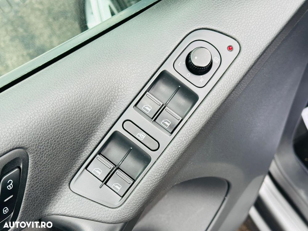 Volkswagen Tiguan 2.0 TDI DPF BlueMotion Technology Trend & Fun - 18