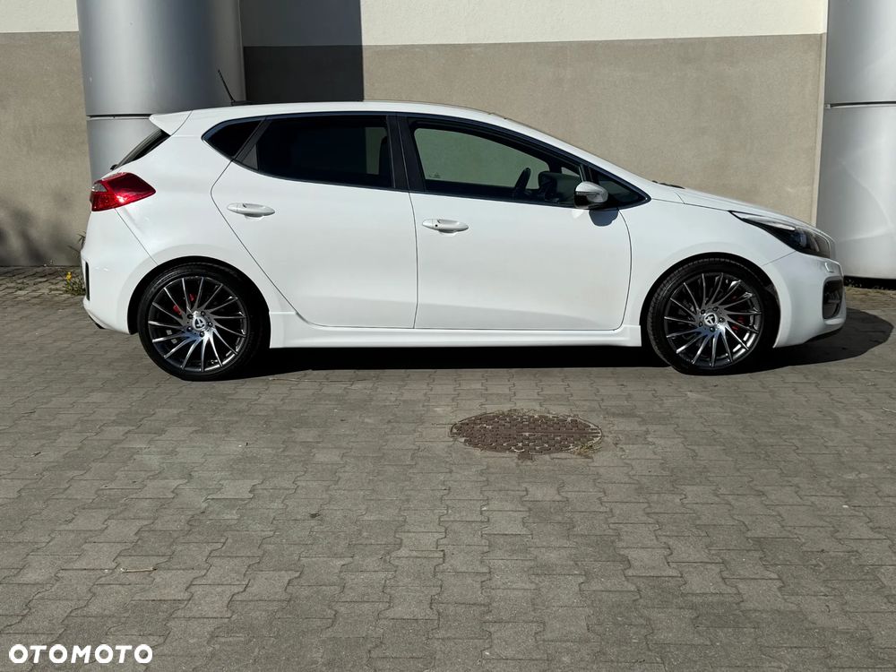 Kia Ceed 1.6 T-GDI GT-Track - 6