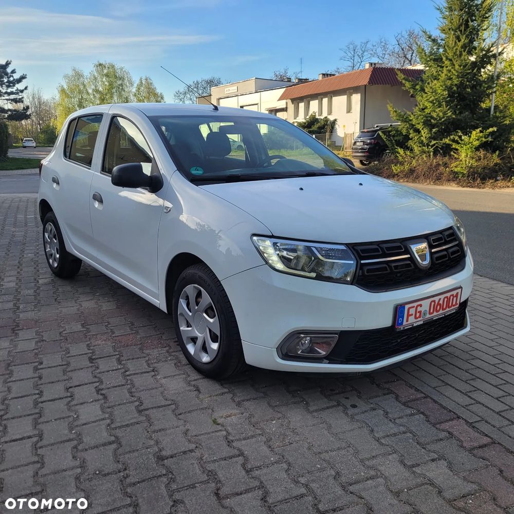Dacia Sandero SCe 75 Essential - 1