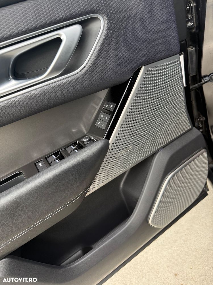 Land Rover Range Rover Velar 3.0 D300 MHEV Dynamic SE - 11
