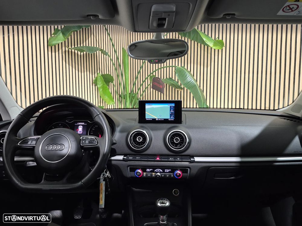 Audi A3 Sportback 1.6 TDI Attraction Special Edition - 9