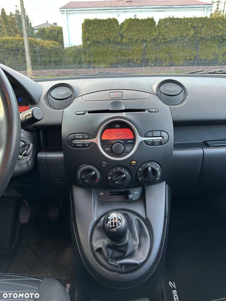 Mazda 2 - 16