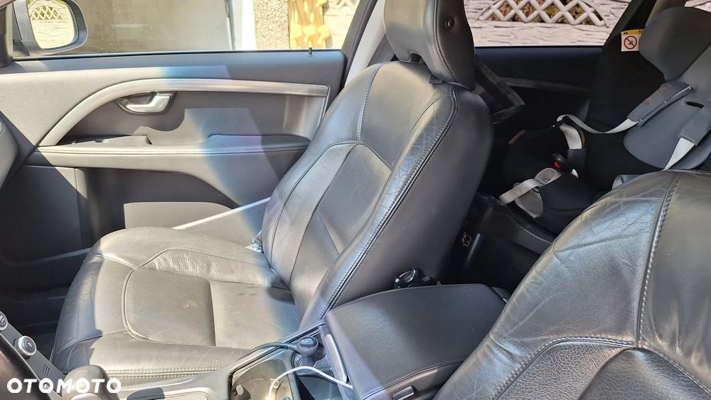 Volvo V70 D5 Momentum - 5