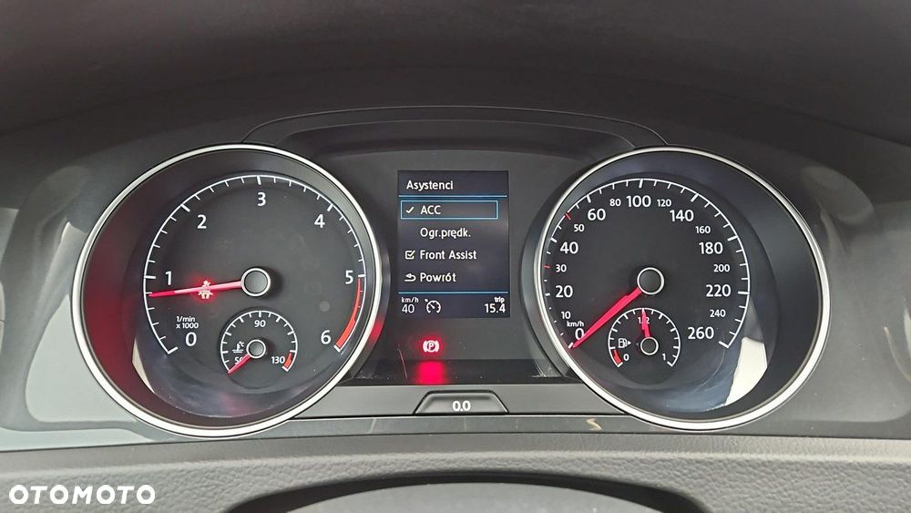 Volkswagen Golf - 22