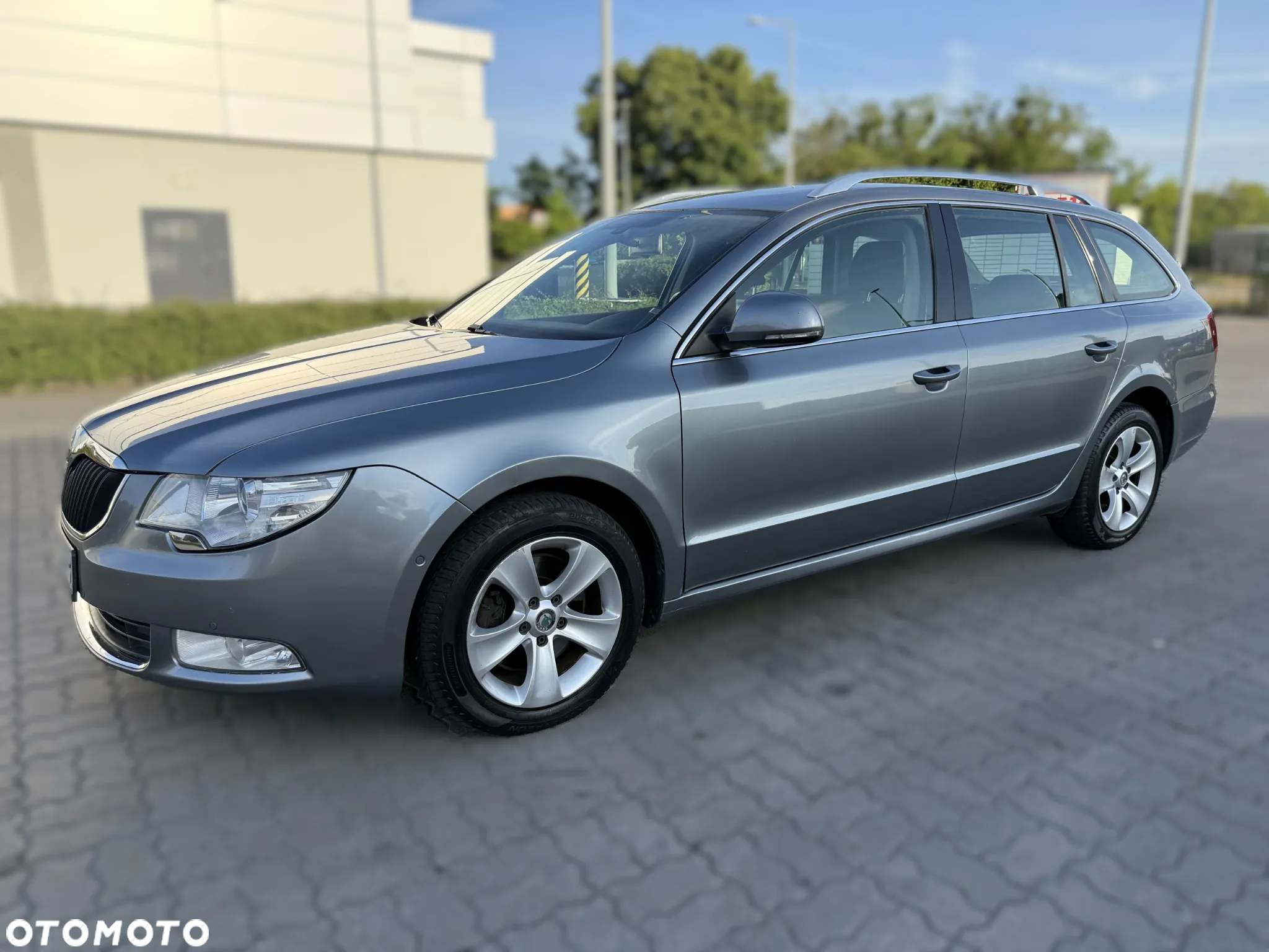 Skoda Superb 2.0 TDI Ambition DSG - 5