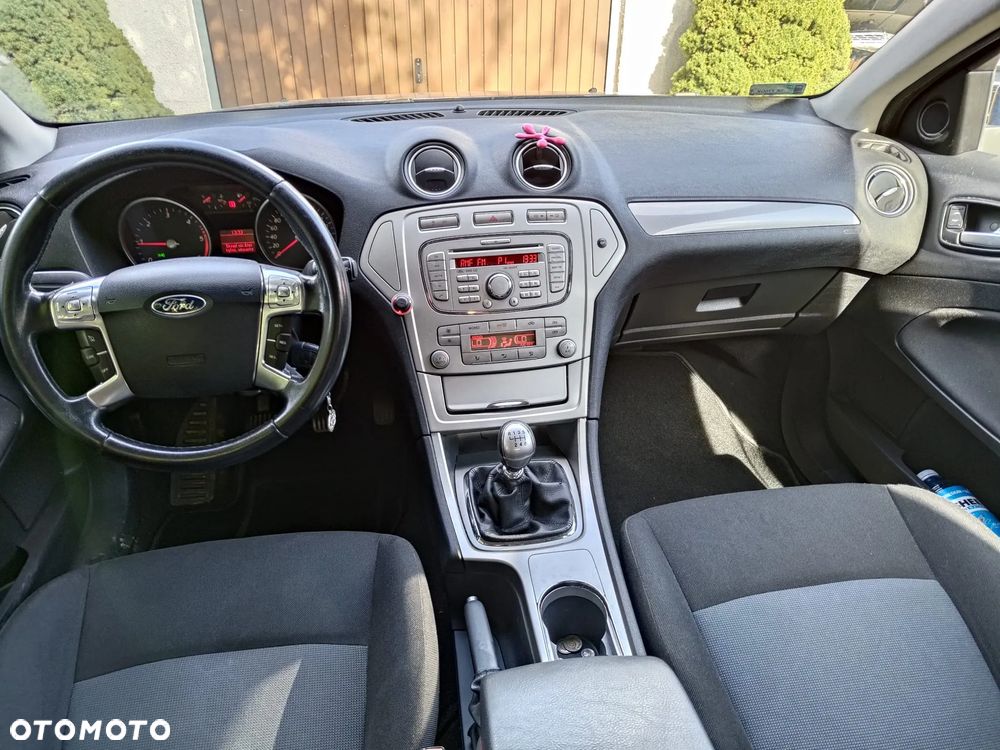Ford Mondeo 1.8 TDCi Ambiente - 12