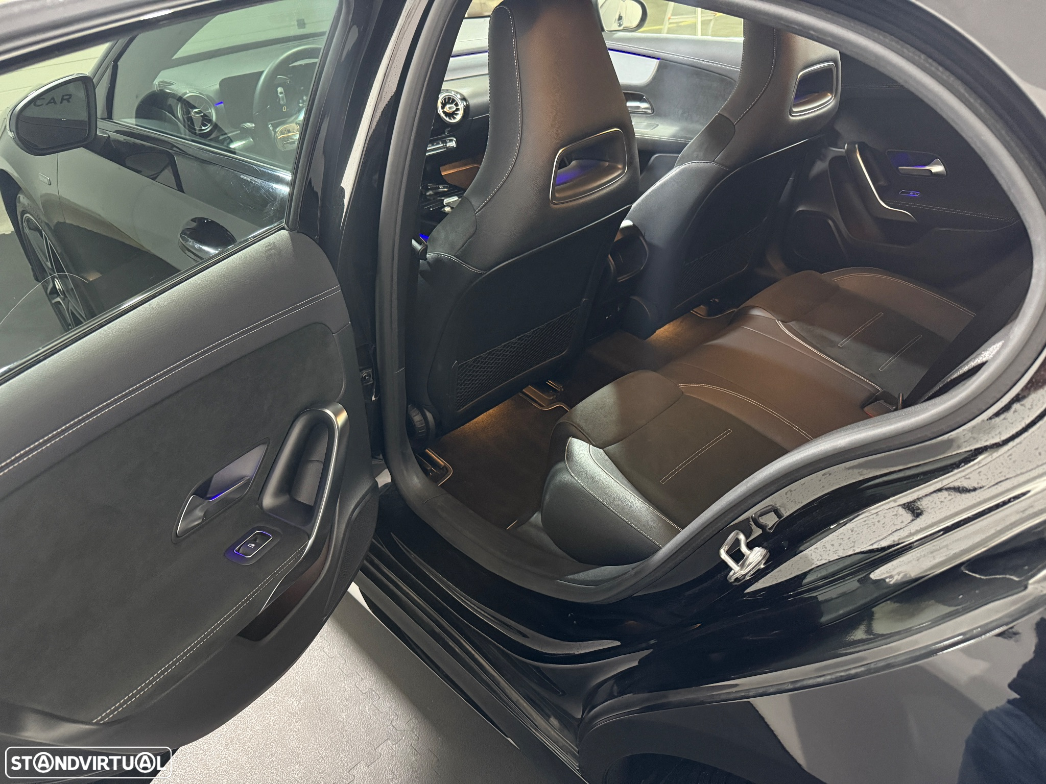 Mercedes-Benz A 250 e AMG Line - 13