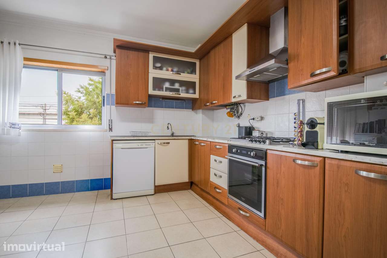 T4 Duplex em Pataias com 181 m², garagem, arrumo e excelente luz natur - Grande imagem: 4/31