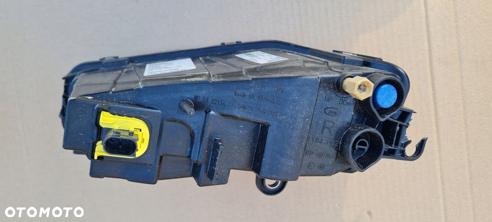 VOLVO FH5 21 HALOGEN PRZÓD PRAWY DRL 23752741 - 4