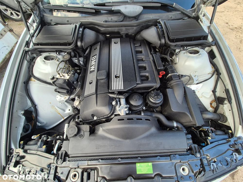 BMW Seria 5 525i - 39