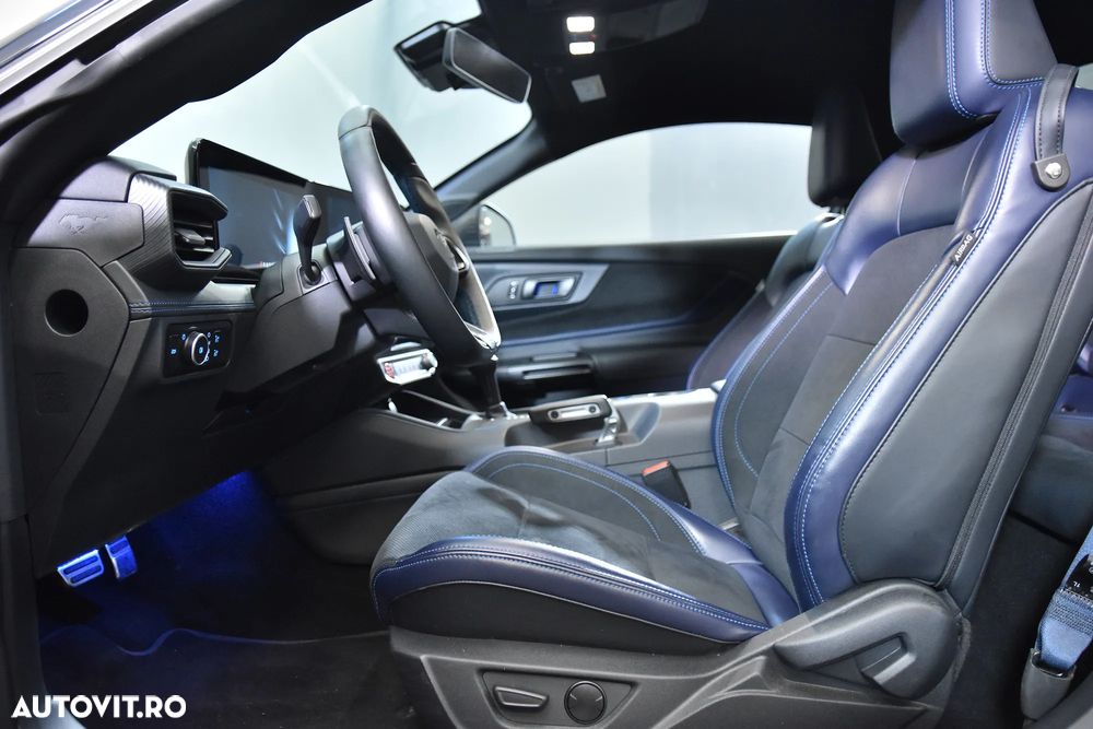 Ford Mustang - 24