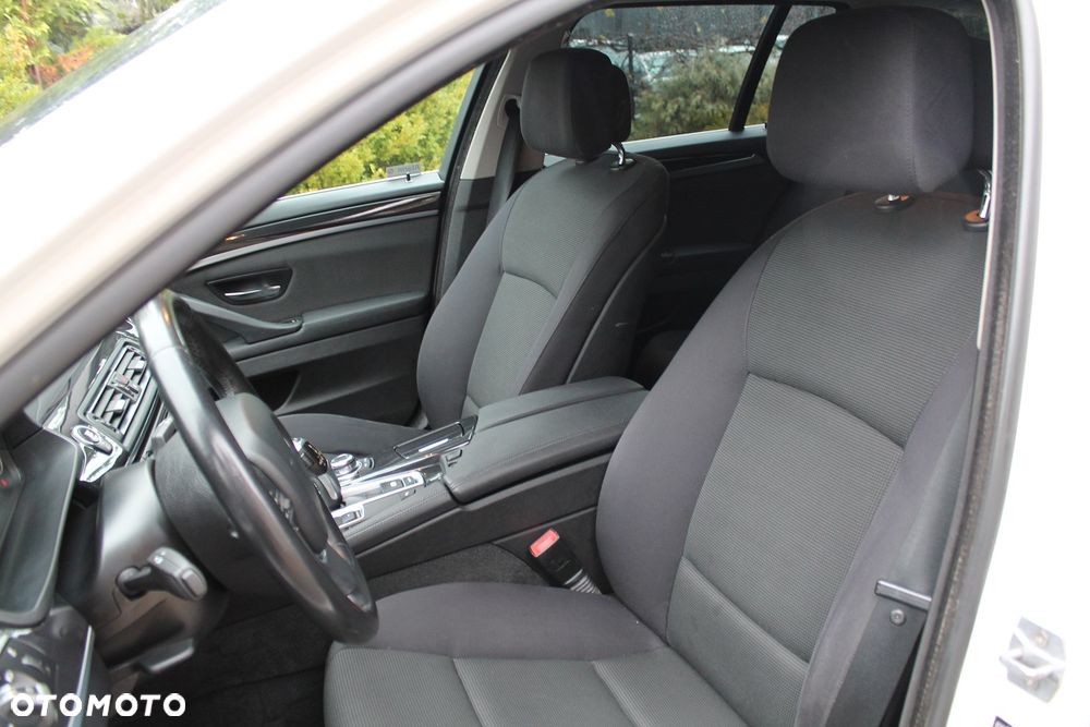 BMW Seria 5 520d - 34