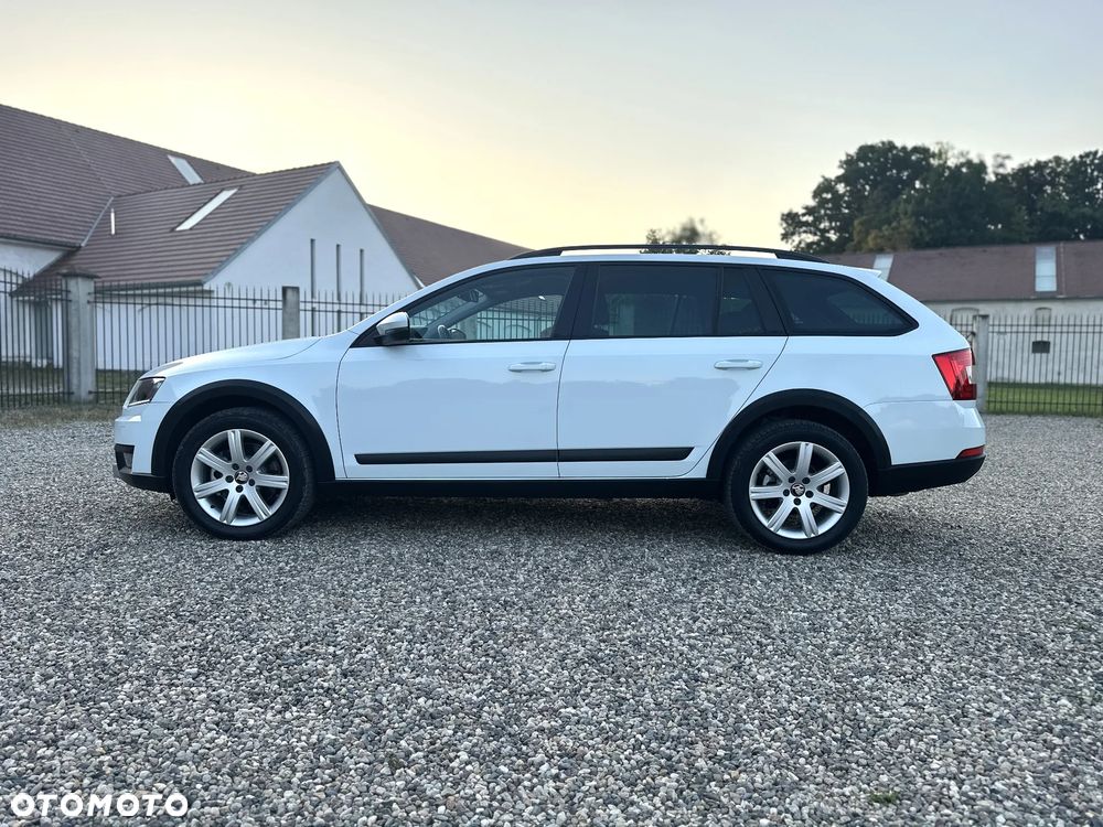 Skoda Octavia Scout 2.0 TDI 4x4 DSG - 7