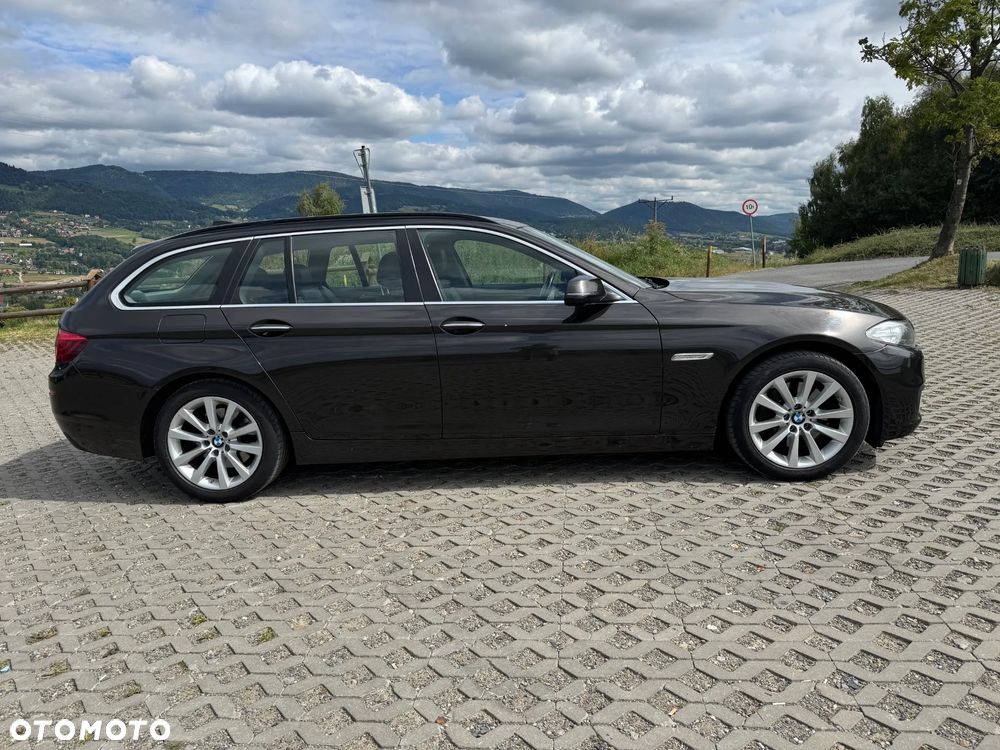 BMW Seria 5 525d xDrive - 2