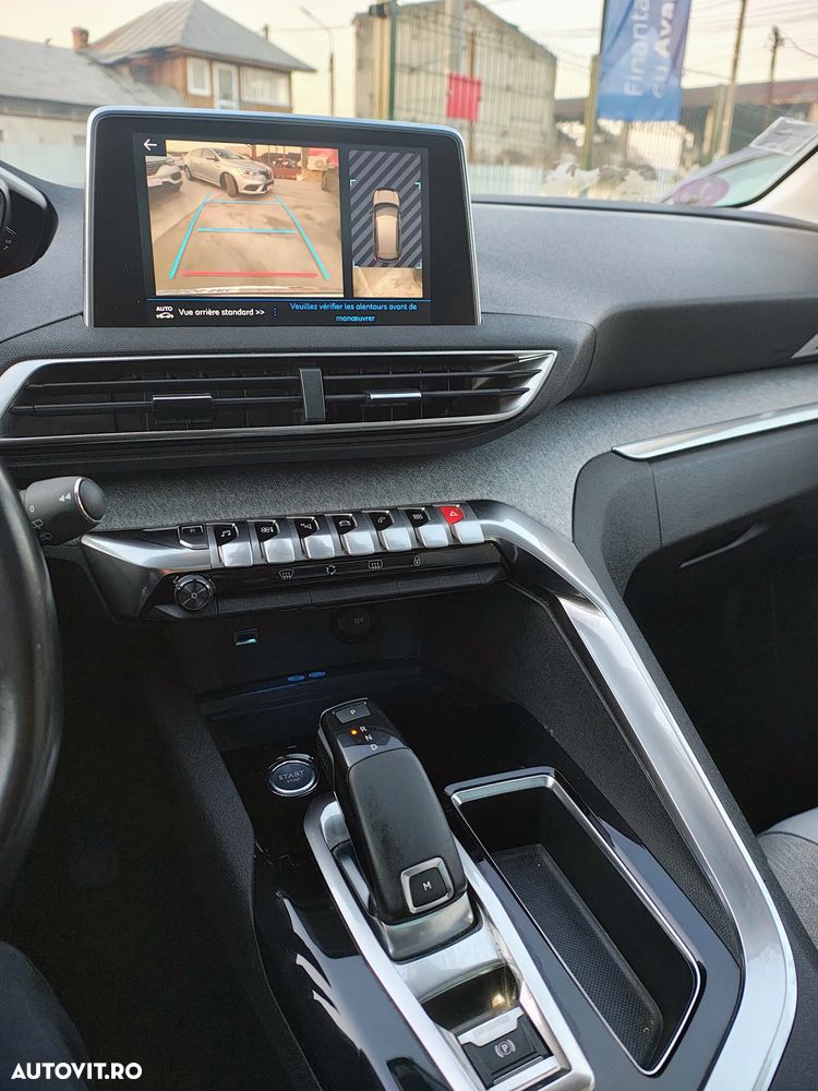 Peugeot 3008 PureTech 130 Stop & Start GPF EAT8 Allure - 11