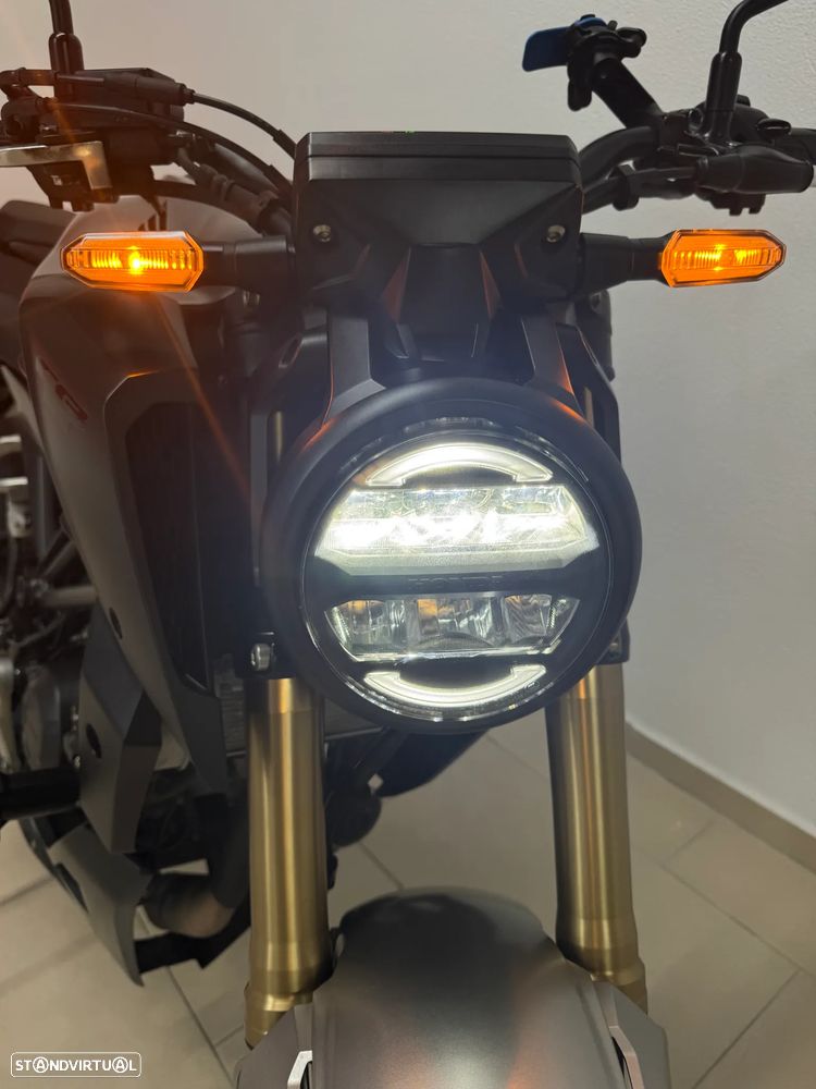 Honda CB 125 R - 11
