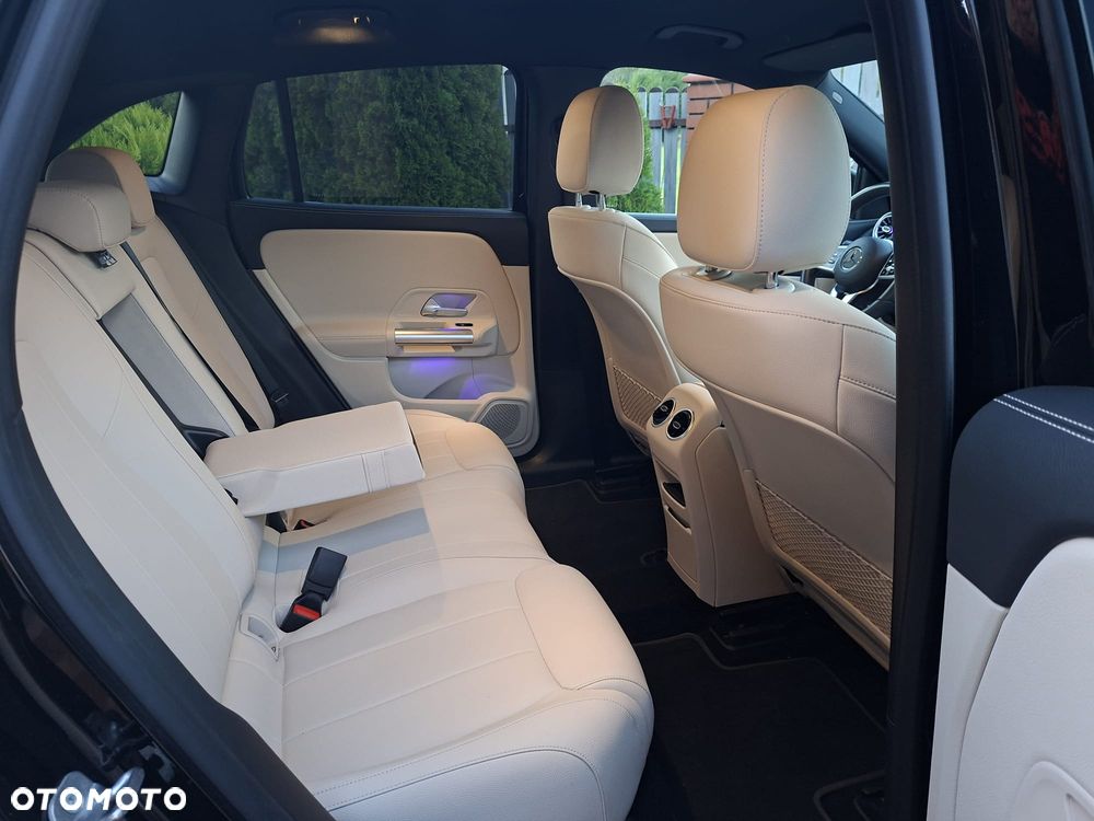 Mercedes-Benz EQA 250+ Electric Art - 12
