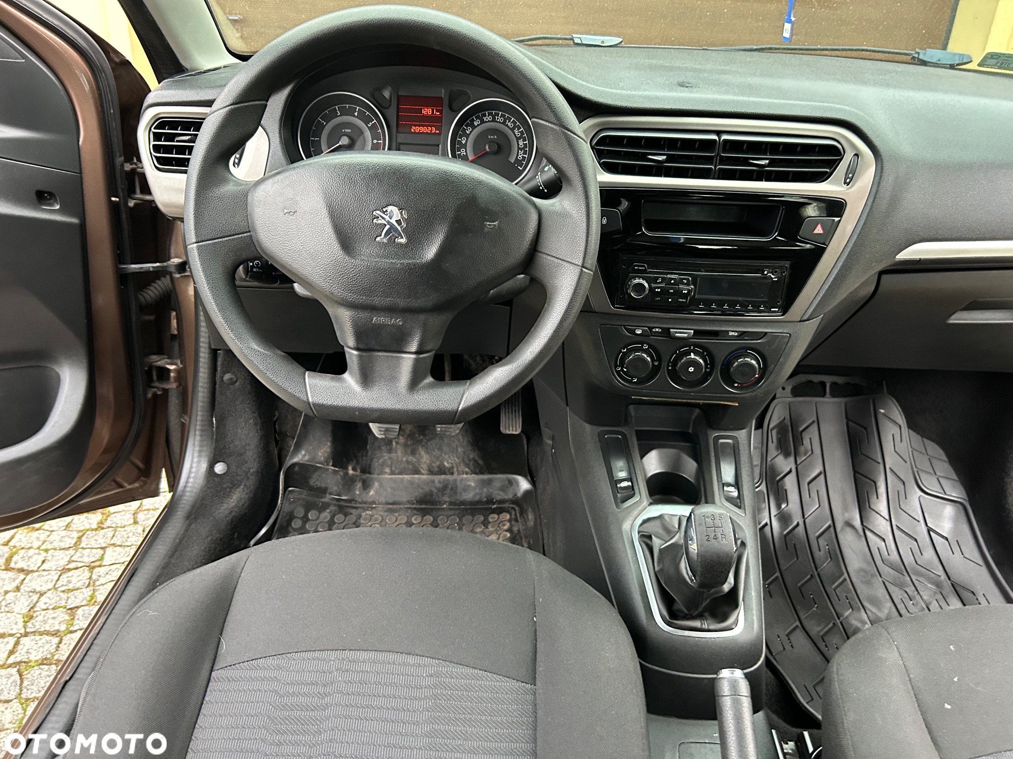 Peugeot 301 1.2 Pure Tech Active - 14
