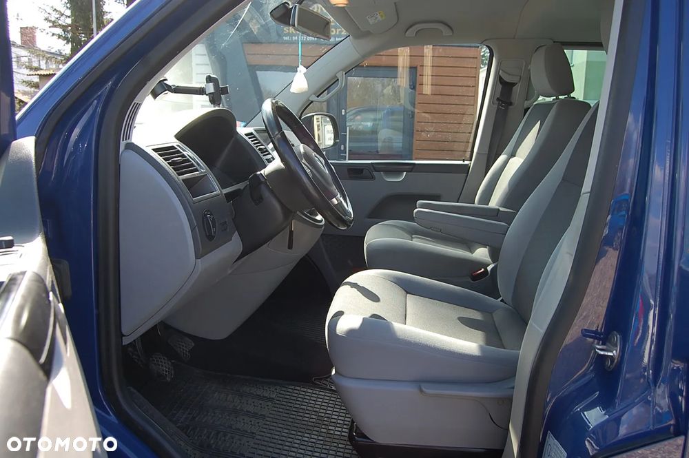 Volkswagen Caravelle - 35