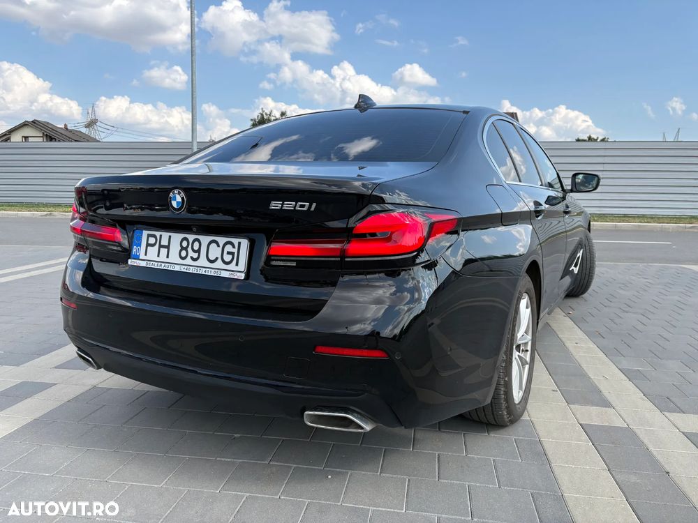 BMW Seria 5 520i AT MHEV - 4