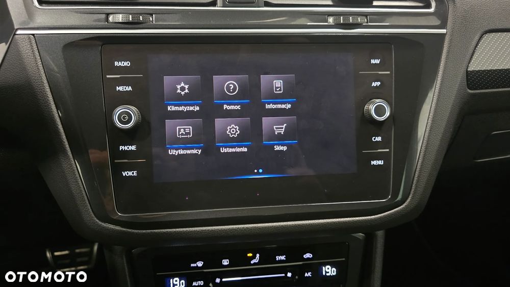 Volkswagen Tiguan - 28