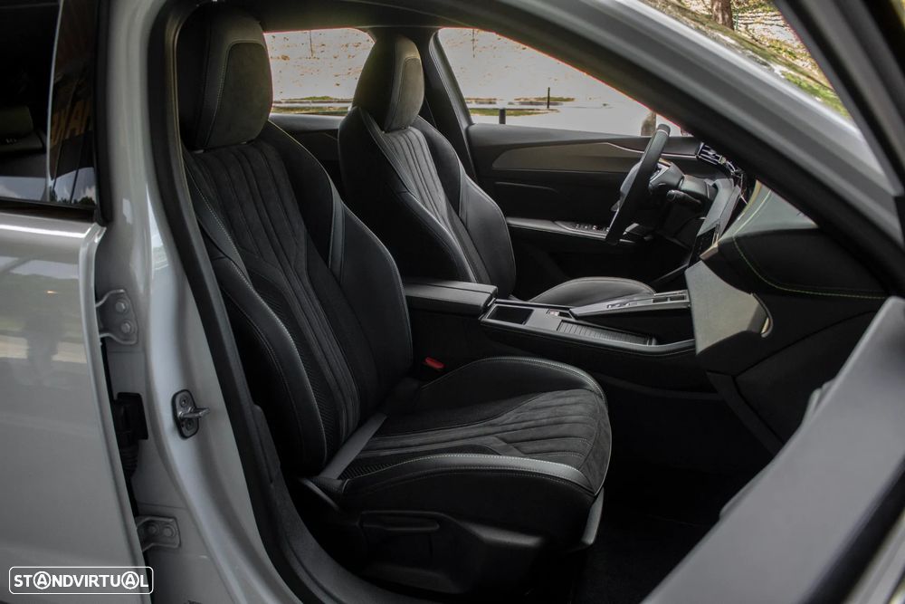 Peugeot 408 1.6 Hybrid GT e-EAT8 - 31