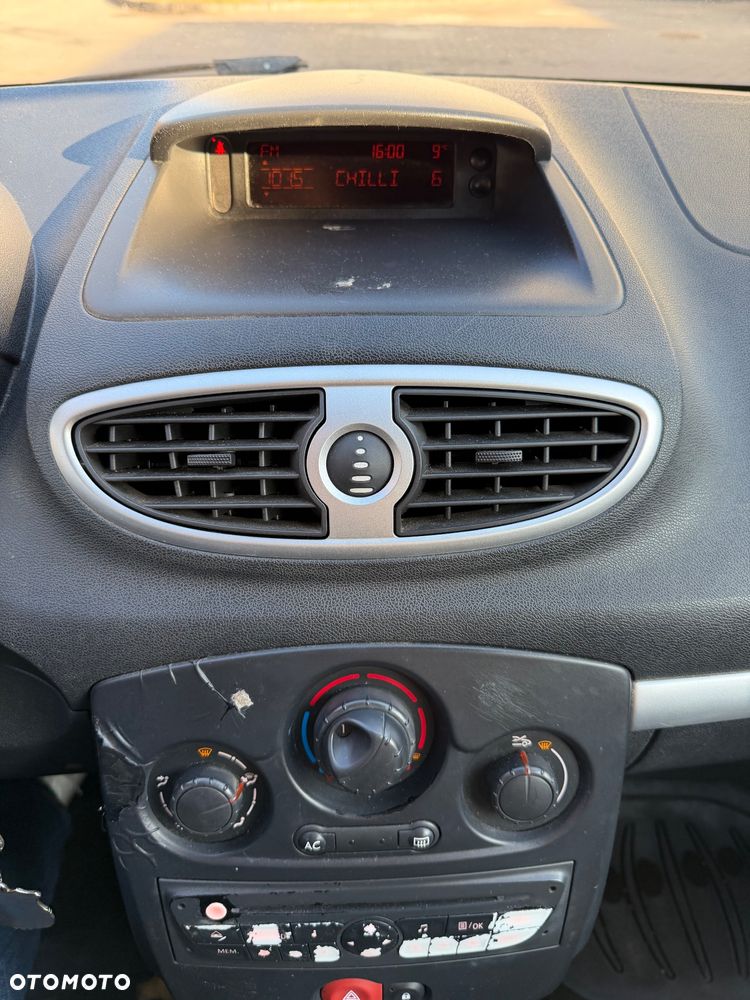 Renault Clio 1.2 16V Alize Euro5 - 19