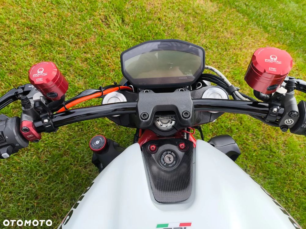 Ducati Monster - 25