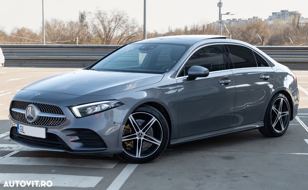 Mercedes-Benz A 220 4Matic 7G-DCT AMG Line - 1