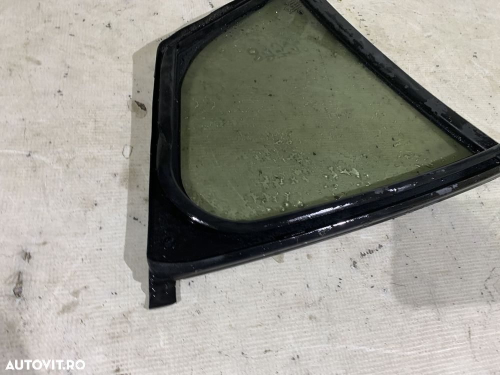 Geam mic coltar usa dreapta spate - cu cheder, Skoda Octavia 3 Berlina, 2013, 2014, 2015, 2016, 2017, 2018, 2019, 2020, cod origine OE 5E5845214. - 5