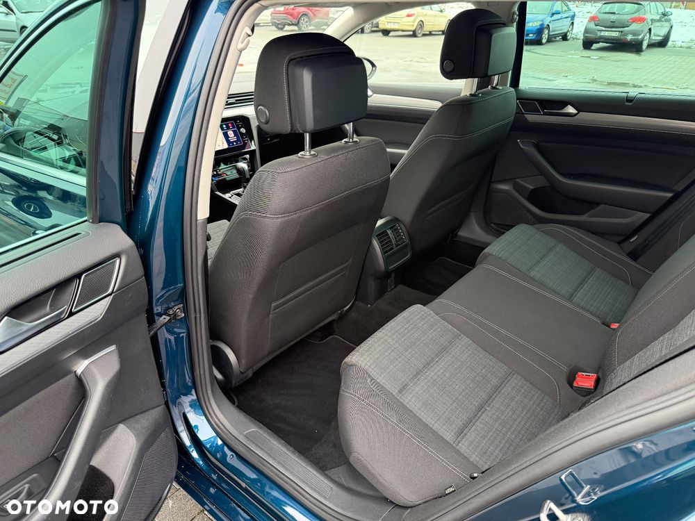 Volkswagen Passat Variant 2.0 TDI DSG (BlueMotion Technology) Comfortline - 17
